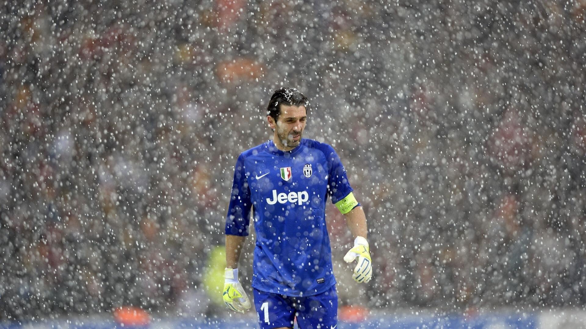 德甲联赛激战正酣，拜仁慕尼黑紧追勒沃库森争冠悬念再起