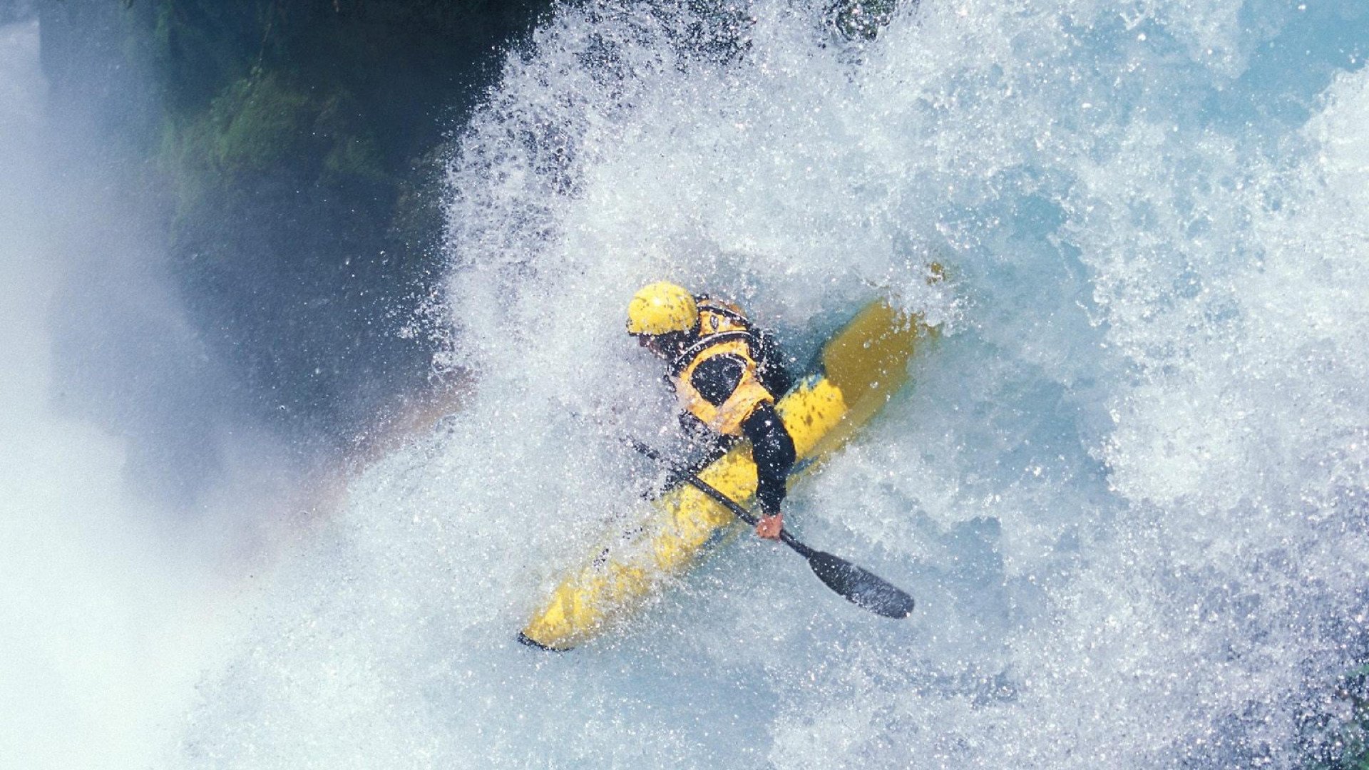 中国皮划艇队亚锦赛斩获三金 新秀老将齐发力展现强劲实力