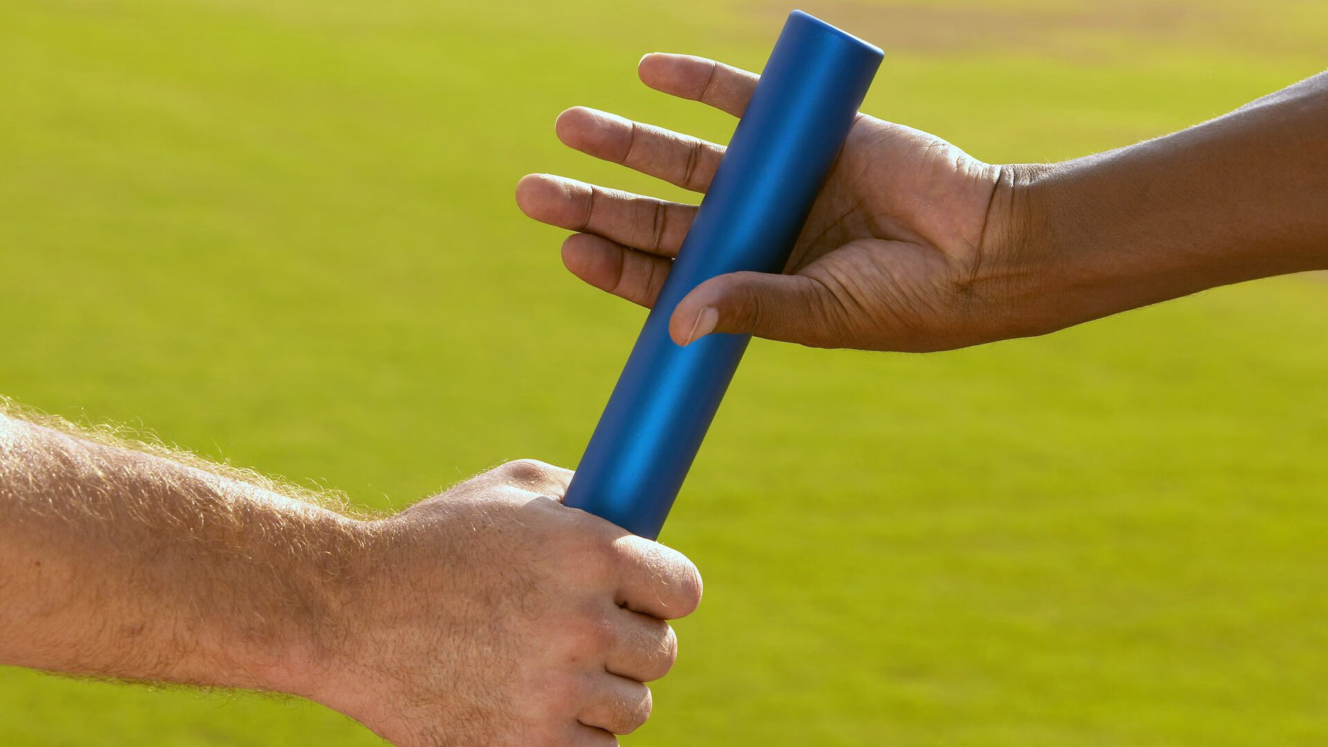 中超联赛激战正酣,争冠保级悬念迭起