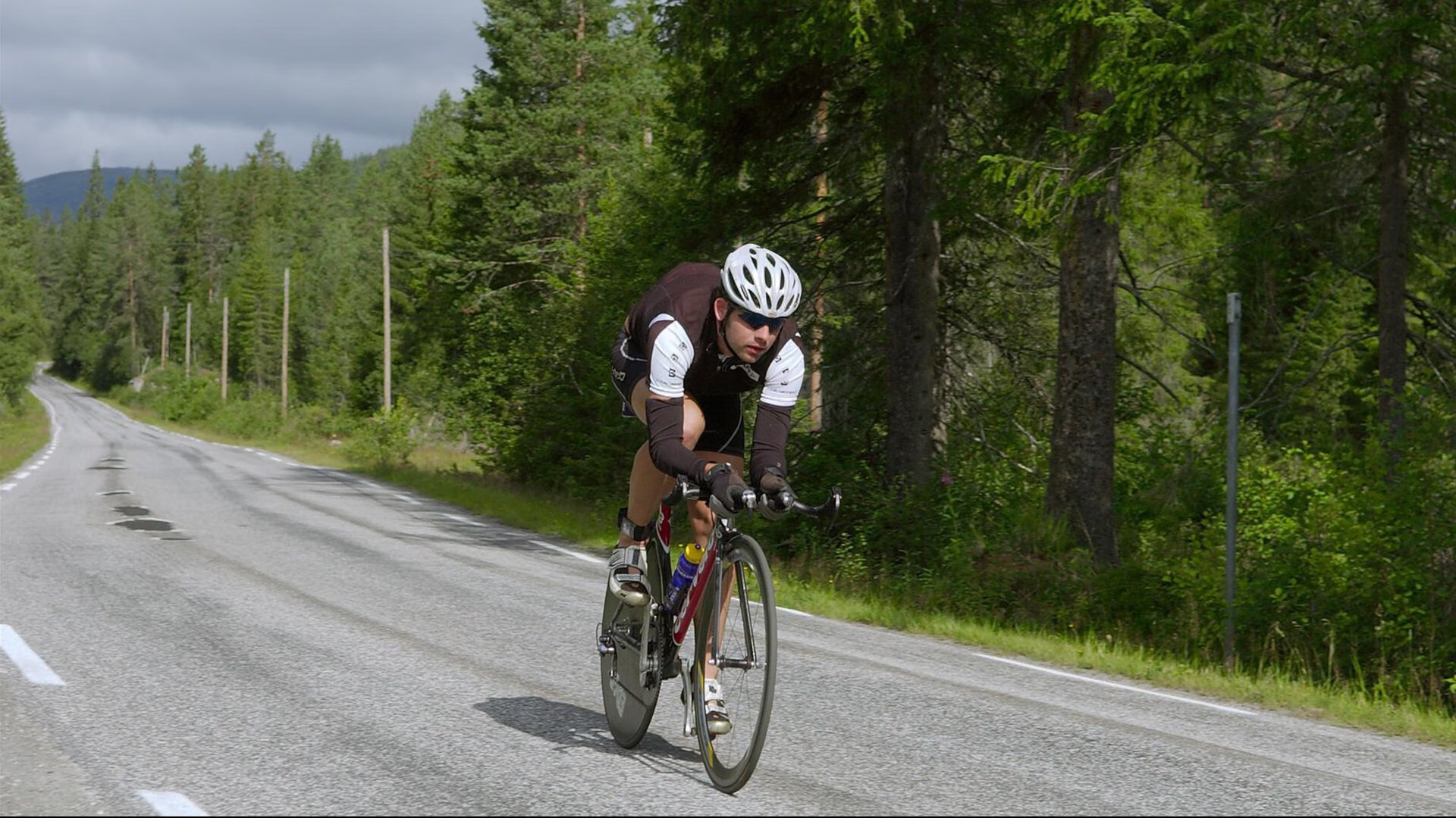 全国街舞大赛巅峰对决 青春舞者闪耀舞台